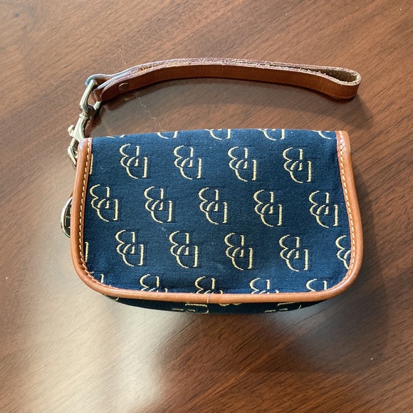 Dooney & Bourke wristlet mini bag - Picture 3 of 3